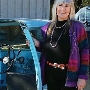 Meet your Posher, Connie